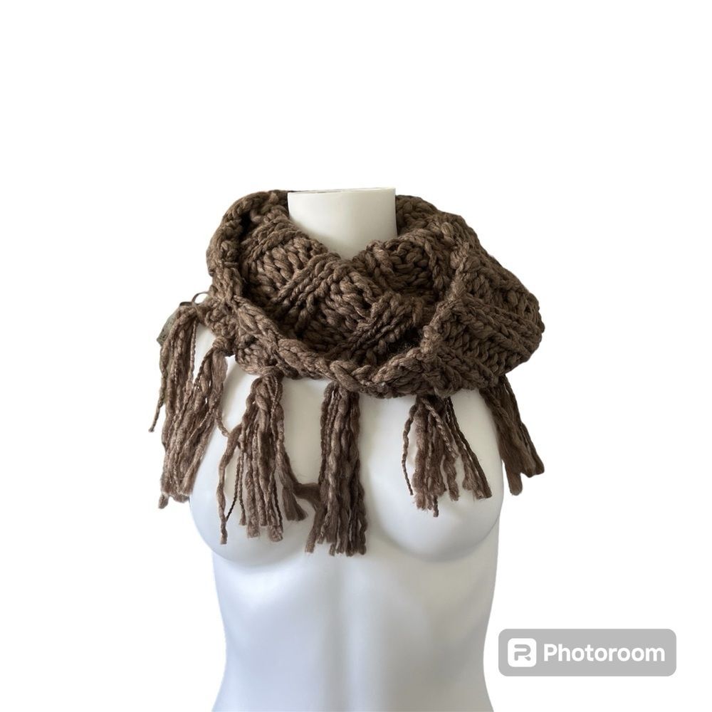 NEW American Eagle Brown Chunky Knit Cowl Scarf Fringe